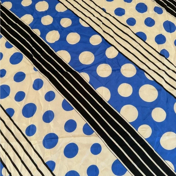 Blue and White Polka Dot Blanket - Picture 5 of 6